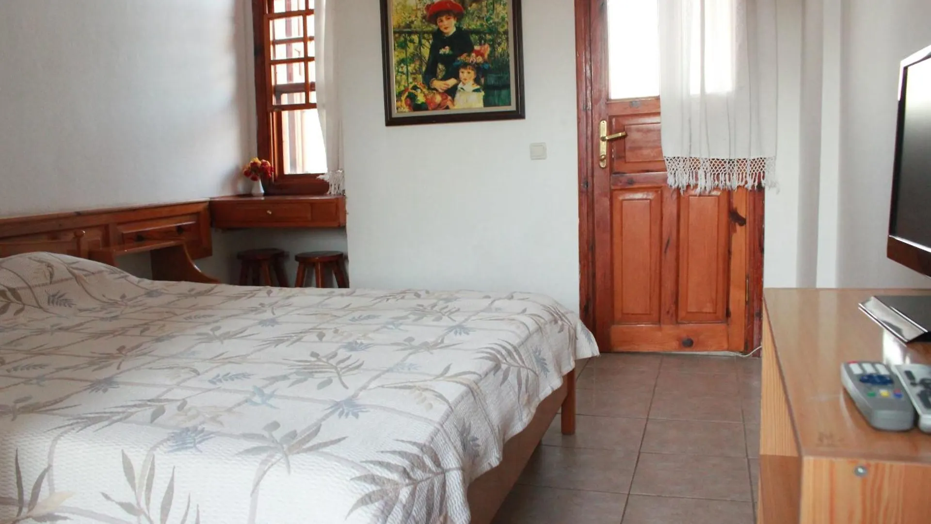 Elze Hotel Олудениз