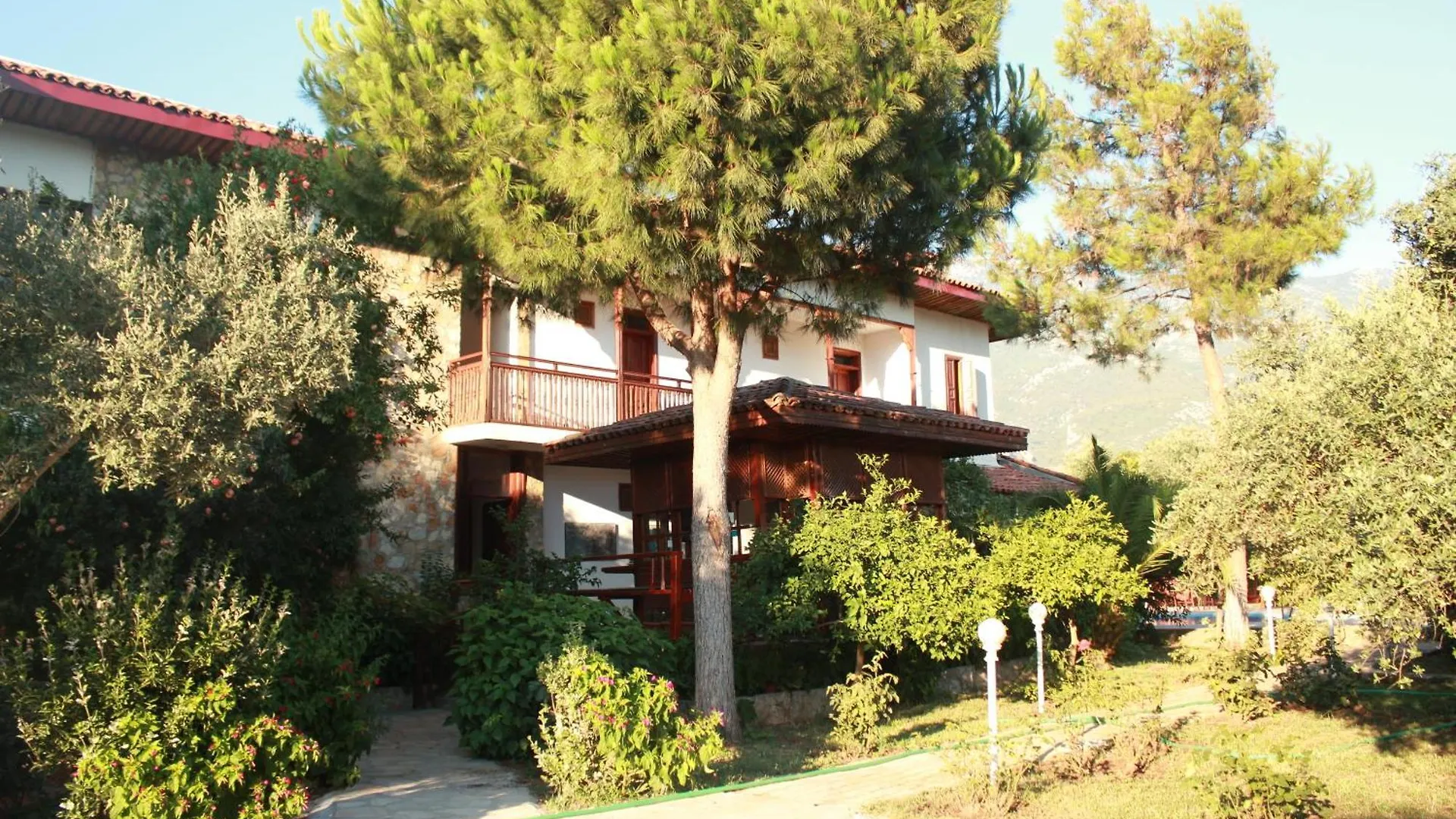 Elze Hotel Олудениз